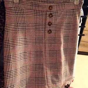 Patterned Mid-thigh skirt